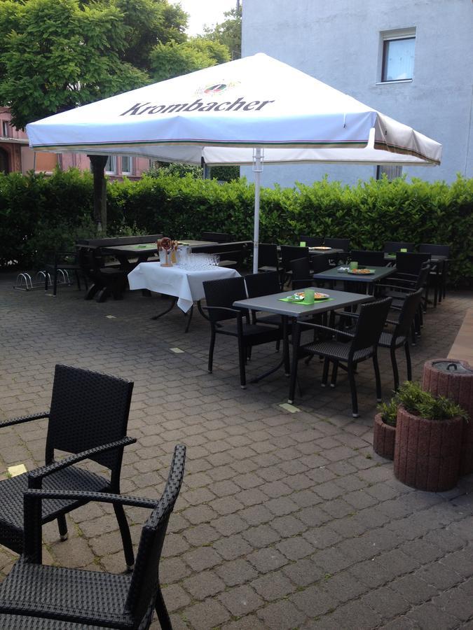 Hausener Dorfkrug Hotel Frankfurt am Main Luaran gambar